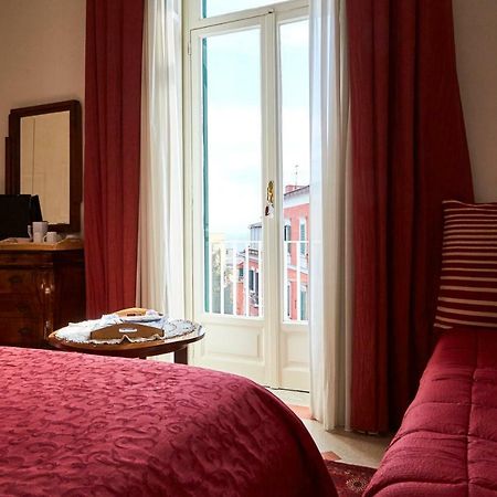 Suite Klimt P.Zza Amedeo Наполи Екстериор снимка