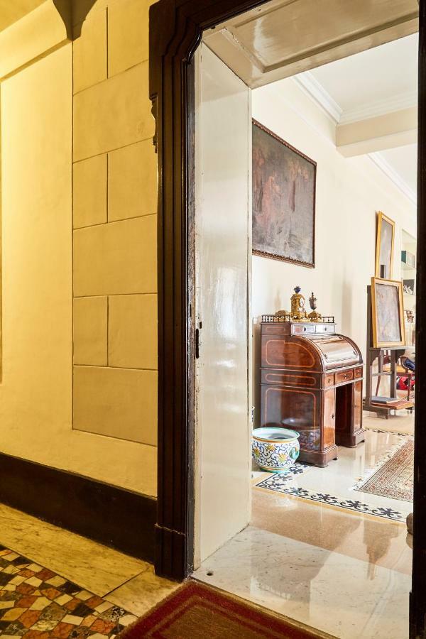 Suite Klimt P.Zza Amedeo Наполи Екстериор снимка